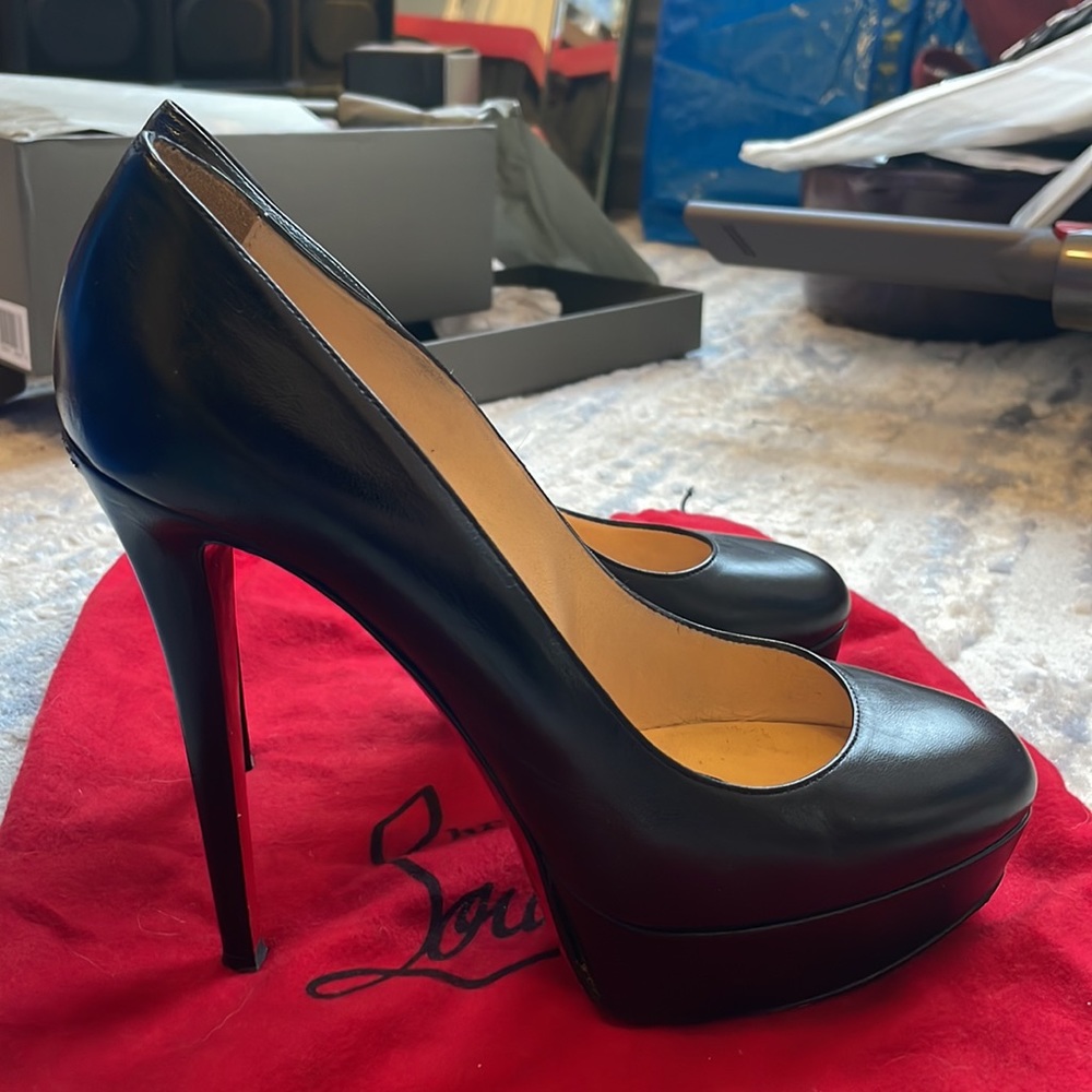 Christian Louboutin Bianca Heels in Black Leather - Size 39.5 - Picture 4 of 7